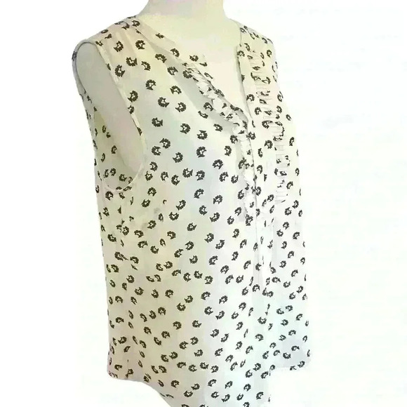 Talbots Sleeveless Blouse Size MP White with Black Design V neck ruffle collar - Picture 3 of 8